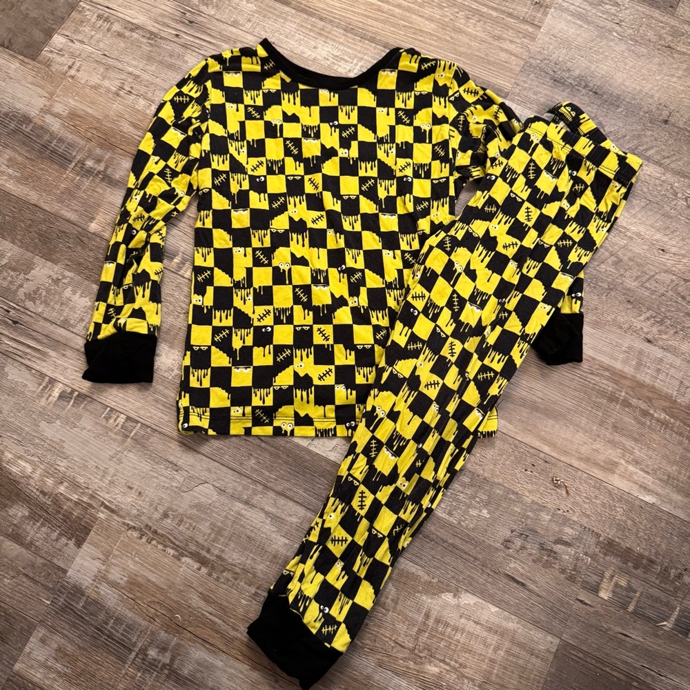 George Hats Bamboo Pajama Set Size 5T black and neon green
